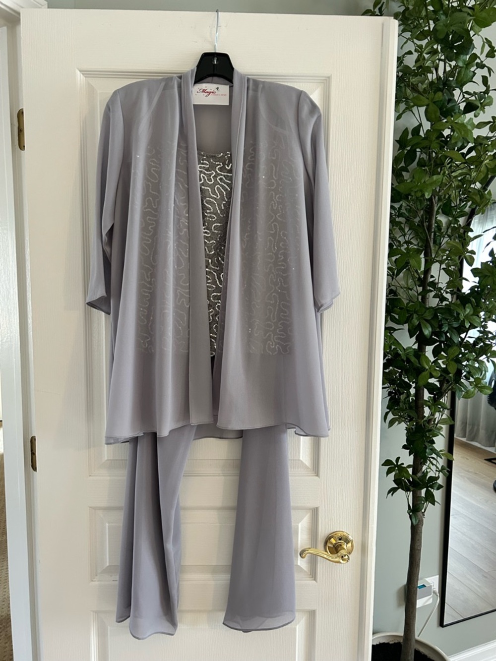 Elegant Formal gray/silver 3 piece pantsuit